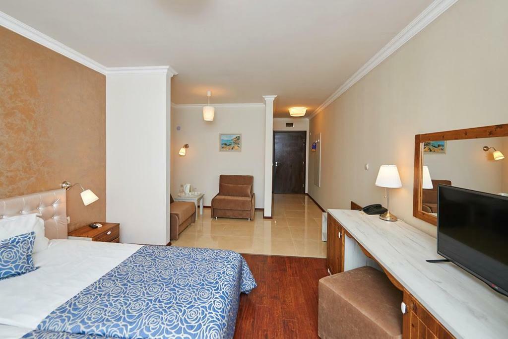 Penelopa Palace Apart Hotel & Spa Pomorie Kültér fotó